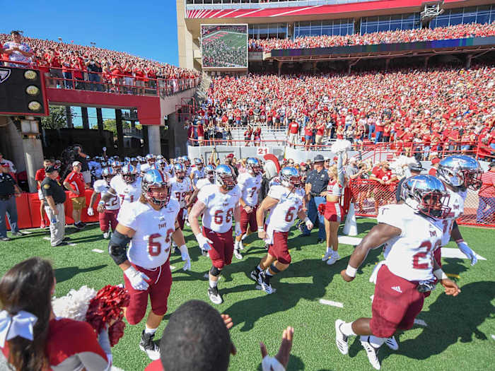 troy-nebraska-tunnel-memorial-stadium.jpg